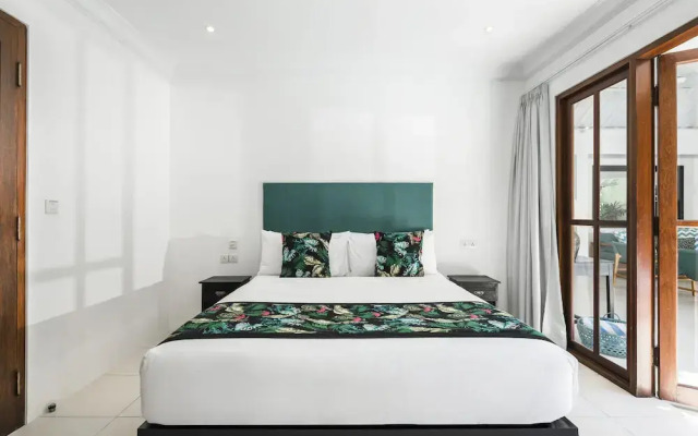 Villa Merah Seminyak