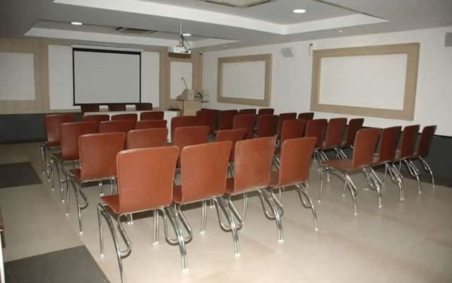 OYO 2724 Hotel PLA Residency