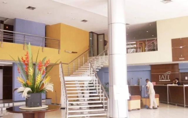 Flats Iate Plaza