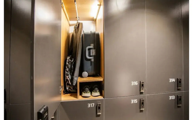 Khan Hoang Capsule Hotel - Adults Only