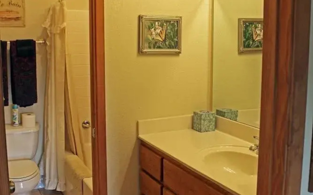 Prow'd House Bed & Breakfast