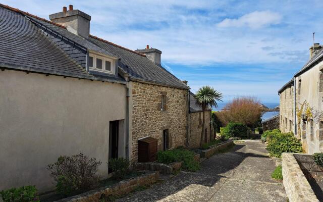 Semi-detached House With sea Views, Porspoder