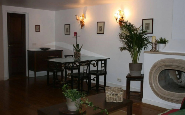 Mithouard Apartment