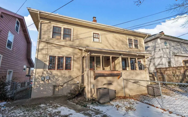 Tibet Twins 2 Retreat for 6