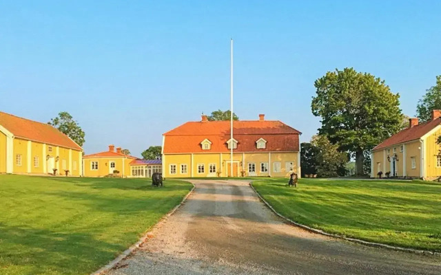 Five-Bedroom Holiday home in Hova 2