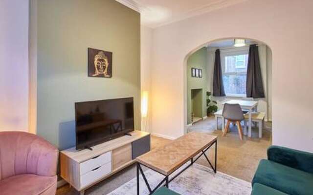 Host Stay Charlotte Street