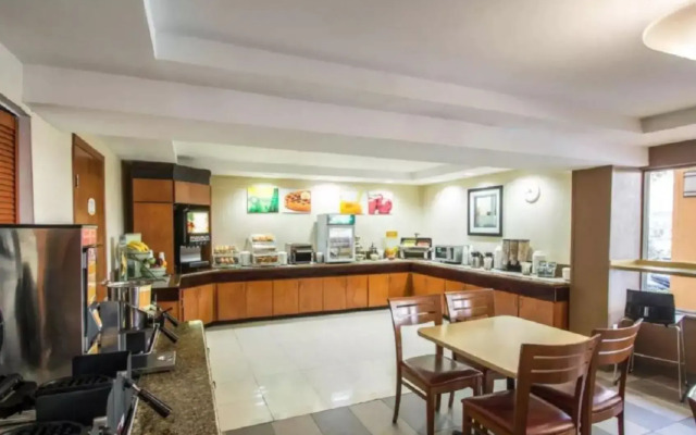 Quality Inn Miami Airport - Doral