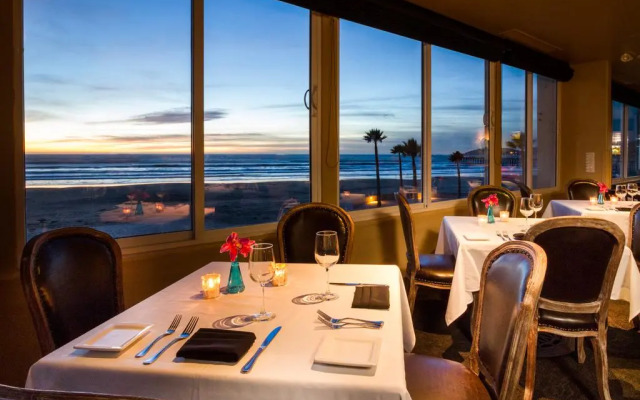 SeaVenture Beach Hotel