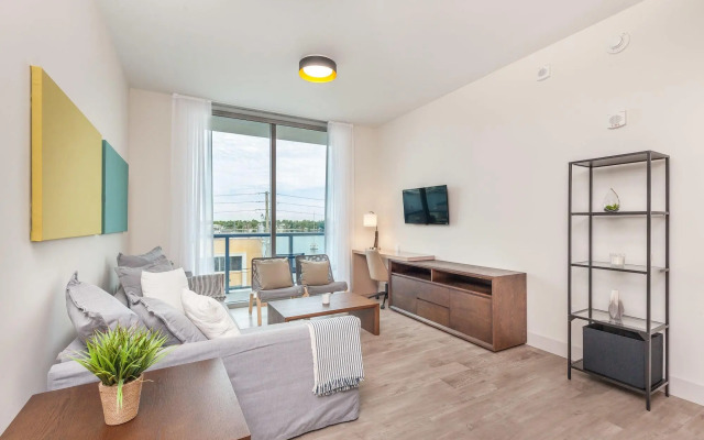 Private Luxury Condos at Costa Hollywood