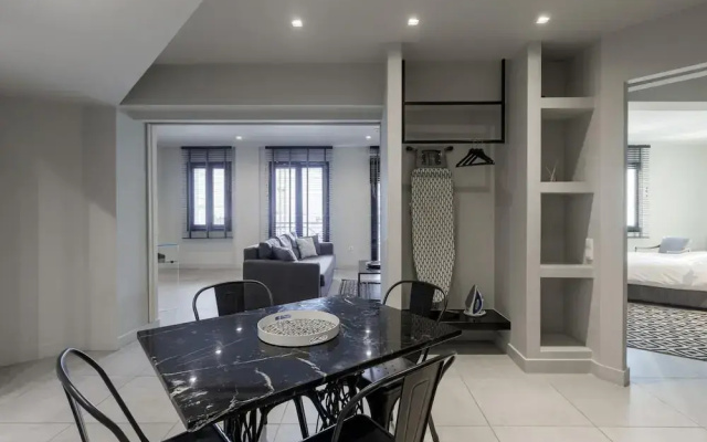 Fantastic Central Athens Suite With Rooftop Deck