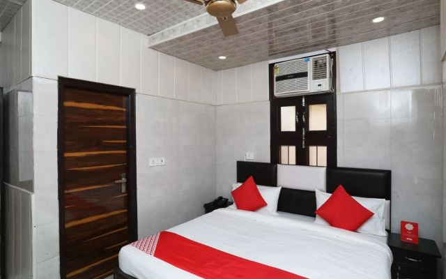 OYO 36011 Qlark Stay