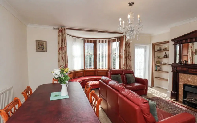 Mayfield Manor