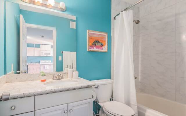 1BR near Fashion Square by WanderJaunt