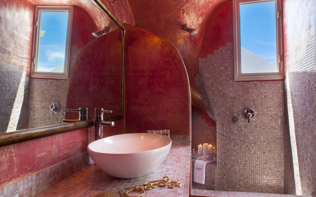 Adamant Suites