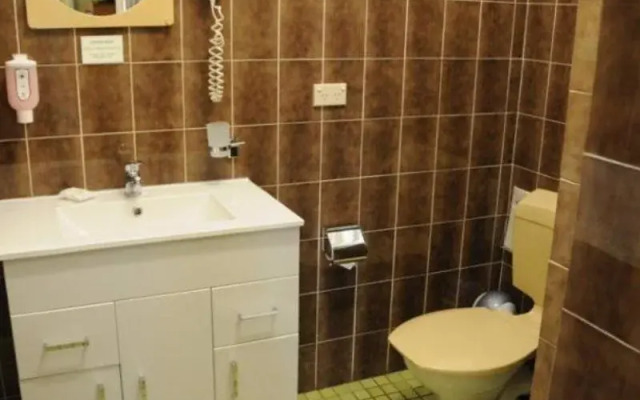 Bucketts Way Motel