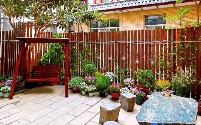 Yu Tong Inn (Dali Erhai Village Pier)