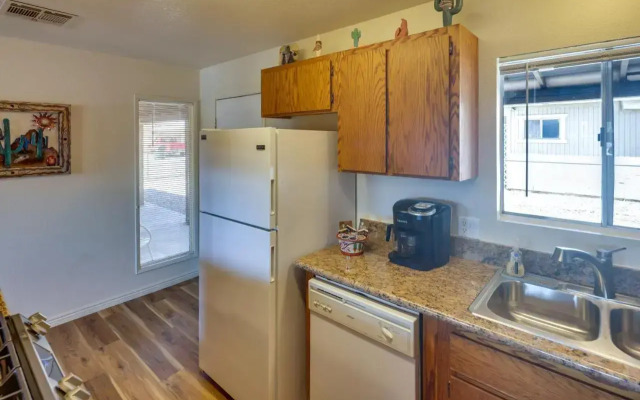 Dog-friendly Bullhead City Home - Walk to Beach!