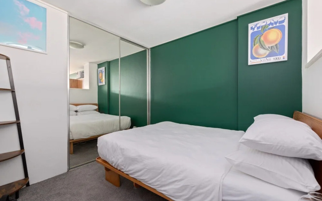 Chic Inner-city 1 Bedroom With Balcony – Guest Rooms – Sydney