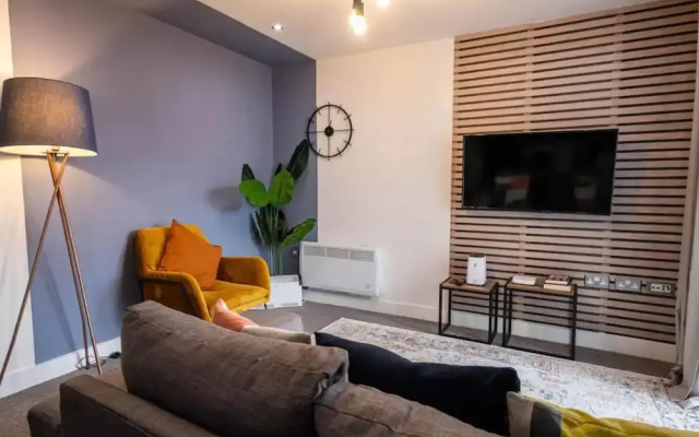 Two Bedrooms Near Hillsborough
