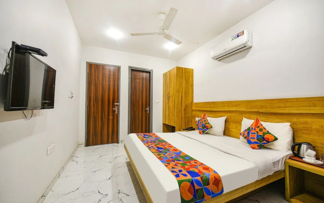 Fabhotel Gazelle Inn I