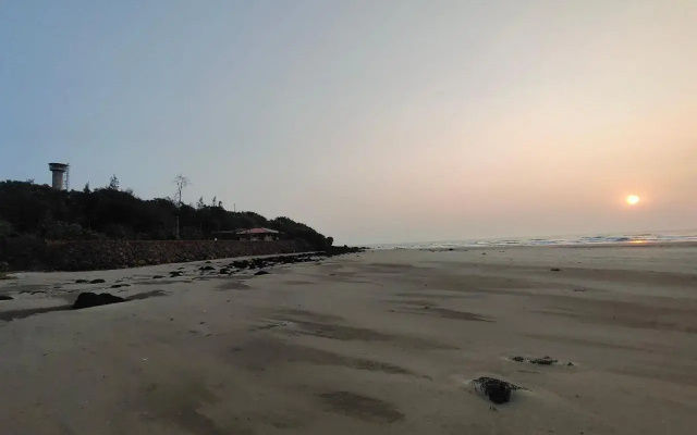 Whistling Waves Beach Resort