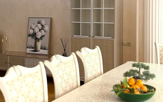 Comfortable apartments on Northern Avenue by Sweet Home