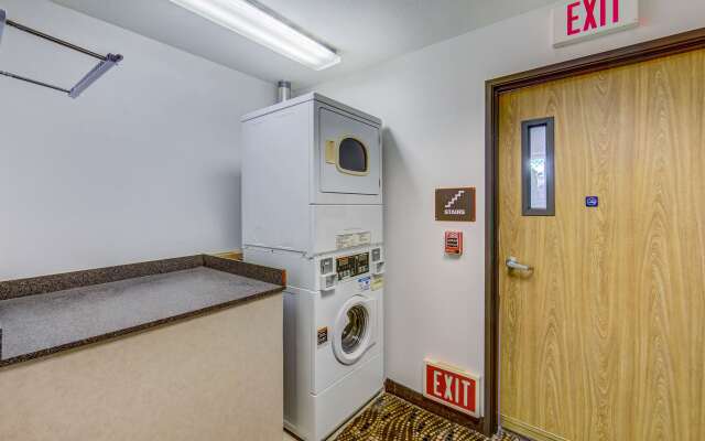 Motel 6 Sutherlin, OR