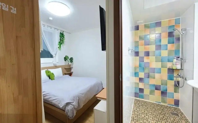 Tongyeong Slobbie Guest House