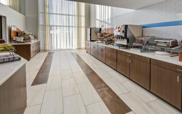 Holiday Inn Express & Suites London by IHG