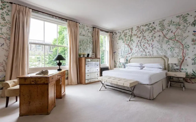 Warwick Gardens II by onefinestay