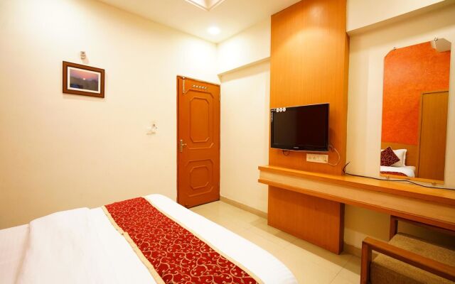 OYO 7859 Hotel Gurukripa