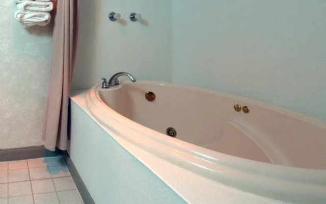 Americas Best Value Inn Macomb