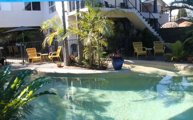 Salamander Beach Accommodation Adults Only