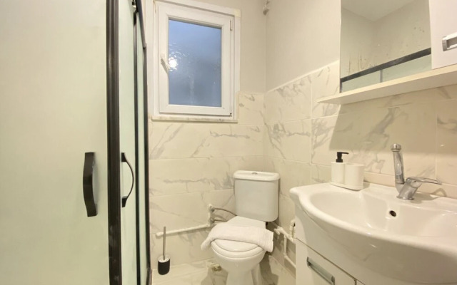 Charming Flat Near Osmanbey Metro Station