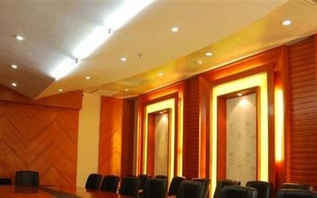 Pingdingshan Flight Crowne Plaza Hotel