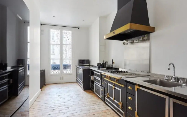 Sublime 3 Bedroom Flat Palais Royal Bourse