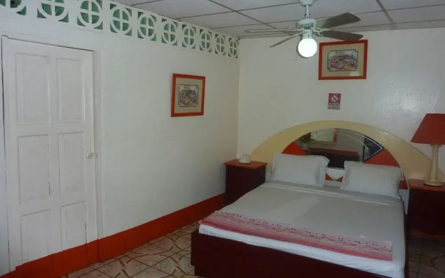 Hotel Ivania's