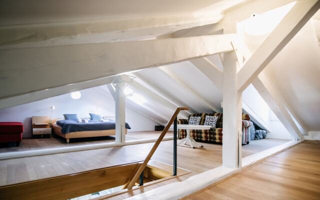 Panorama Old Town apartment by DuHomes