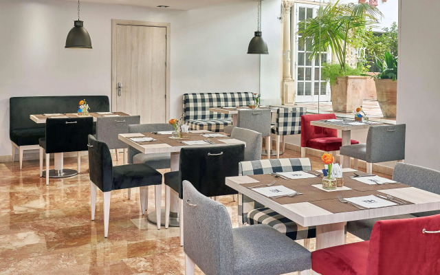 NH Córdoba Califa Hotel