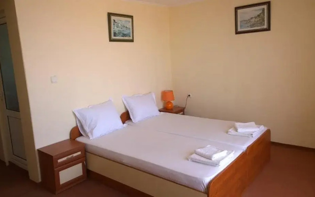 Elinor Guest House