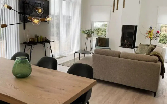 Beautiful Chalet With Office, in Zeeland