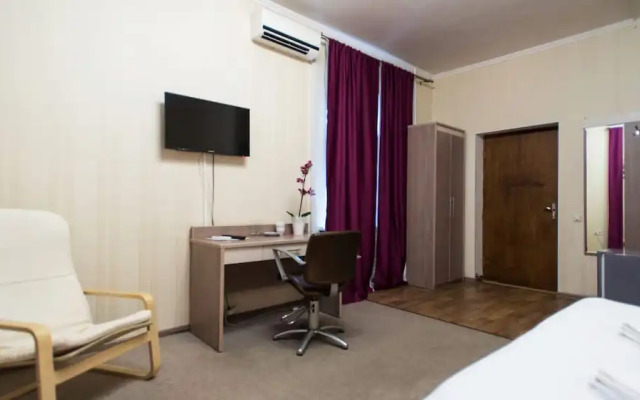 Retro Hotel Street Flash
