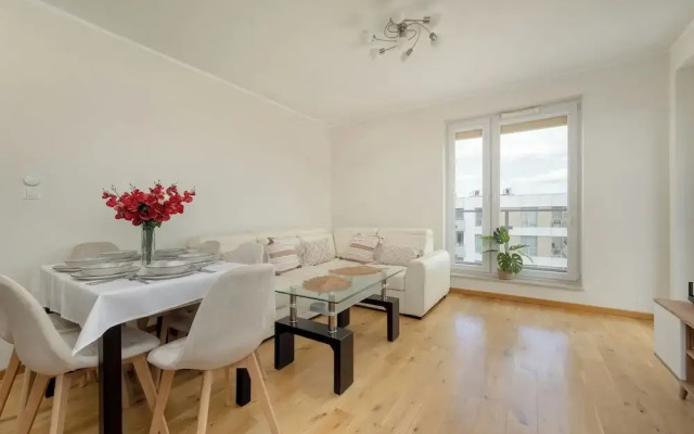 Spacious Apartment for 6 by Renters