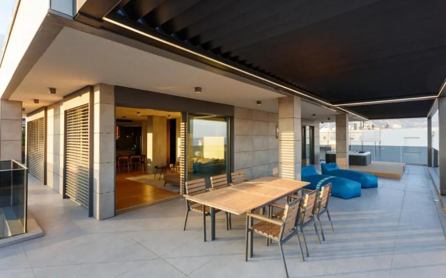 Luxury penthouse V