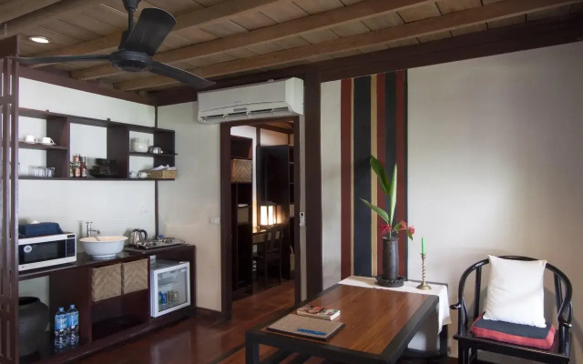 Sunset Villa by Burasari