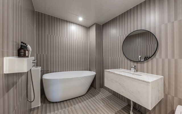 Busan Jeonggwan Brown Dot