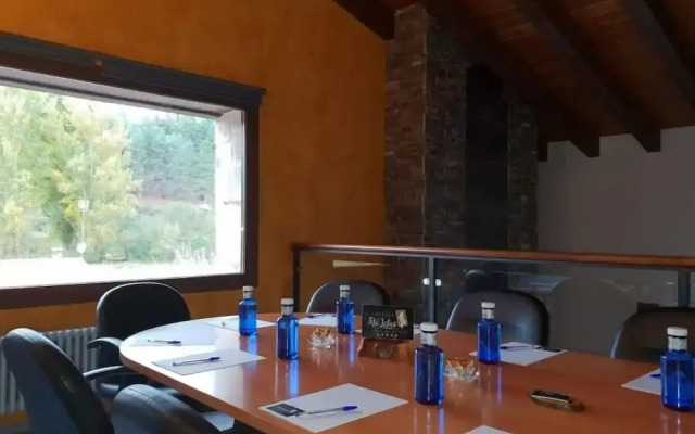 Casa Rural La Puerta Del Río Lobos