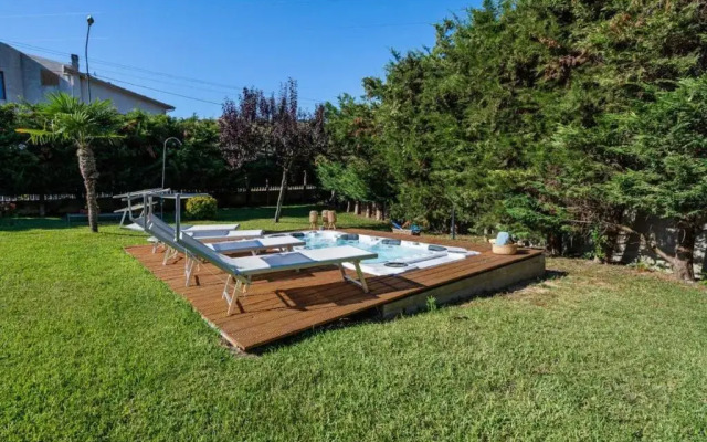 Romantic Apartment With Hot Tub
