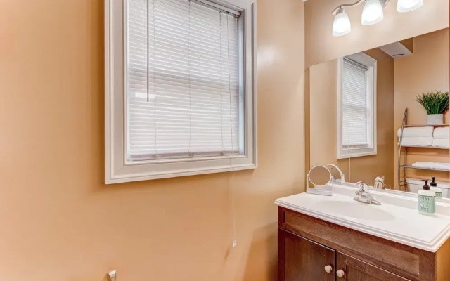 Upscale Home Near Harbor W/2cargarage&rooftopdeck