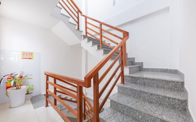 Flower House Apartment by OYO Rooms